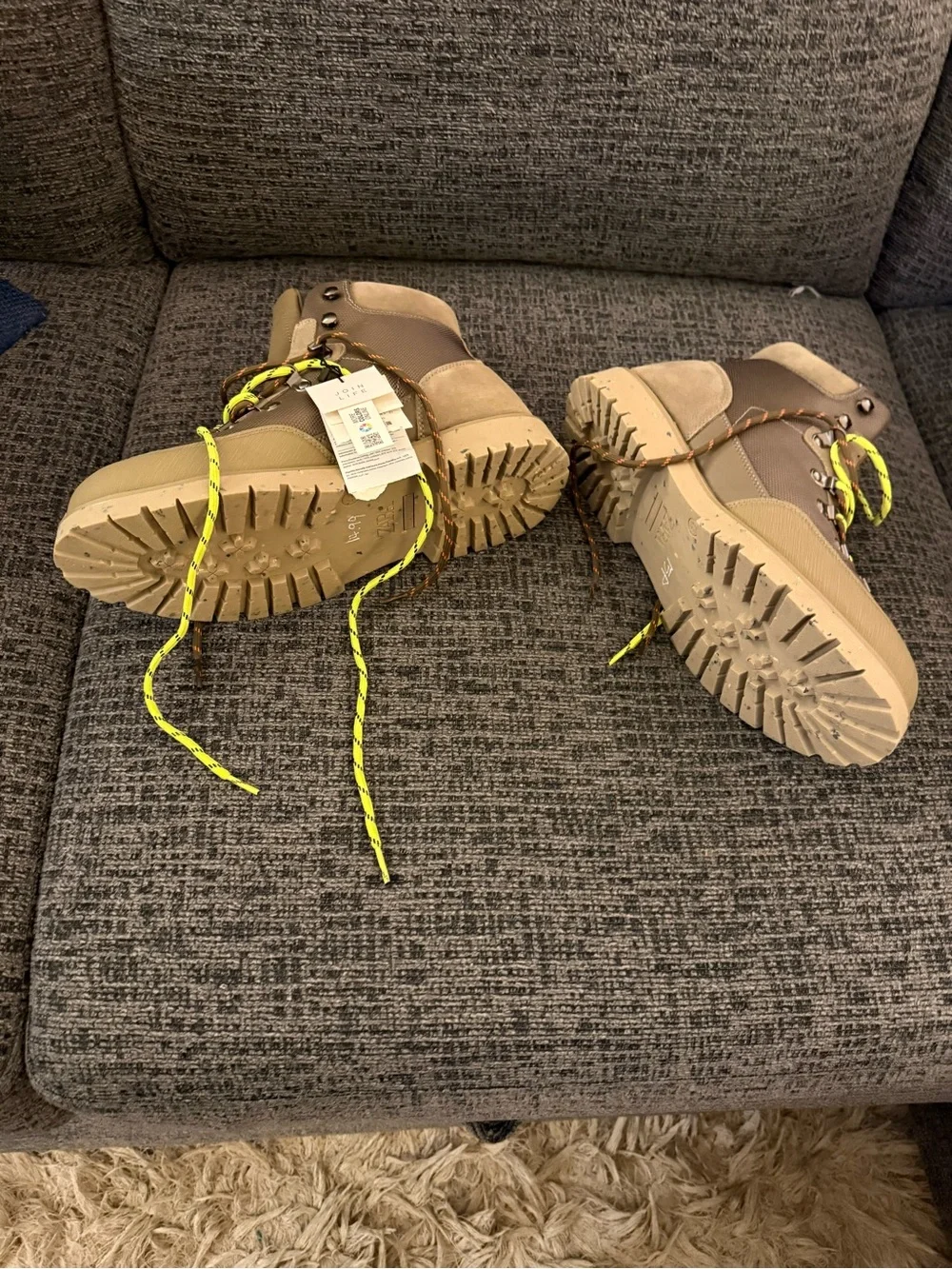 Men's Tan Hiking Boots with Yellow Laces - Zara